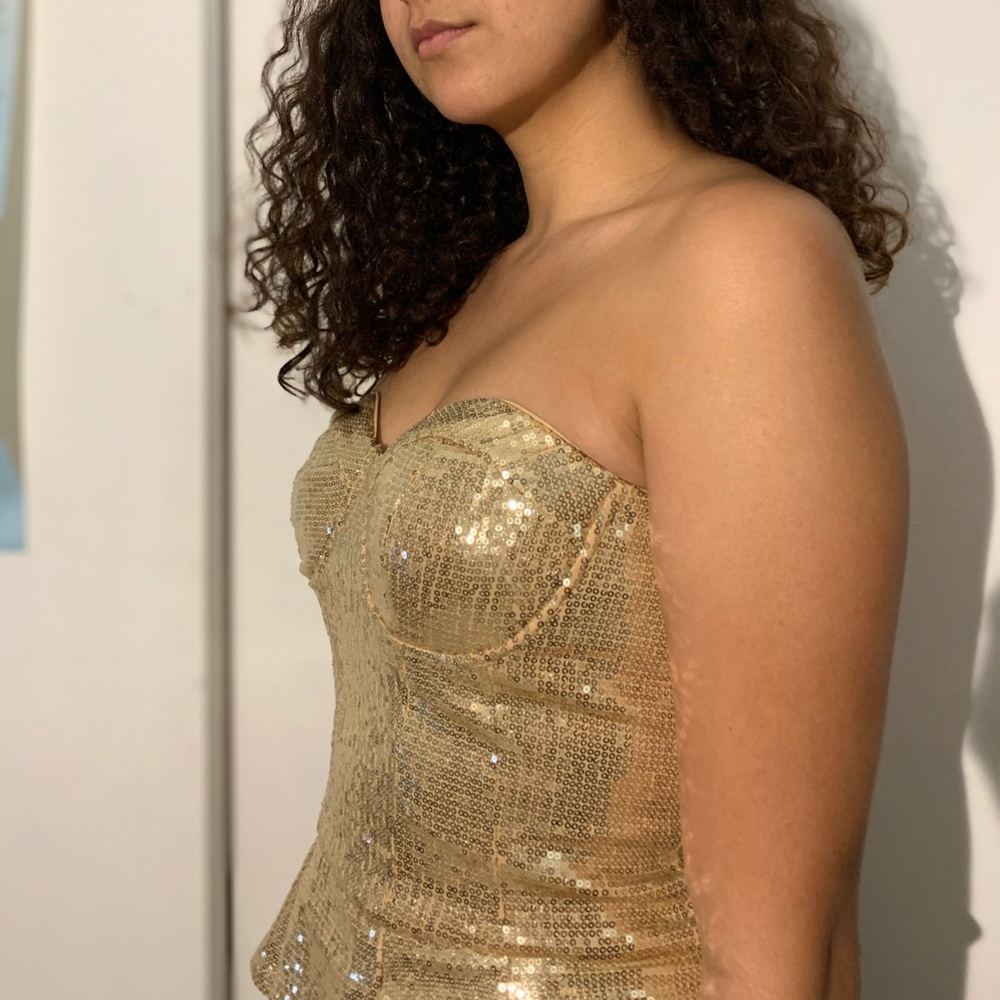 Bebe Gold Peplum Top - Picture 4 of 5